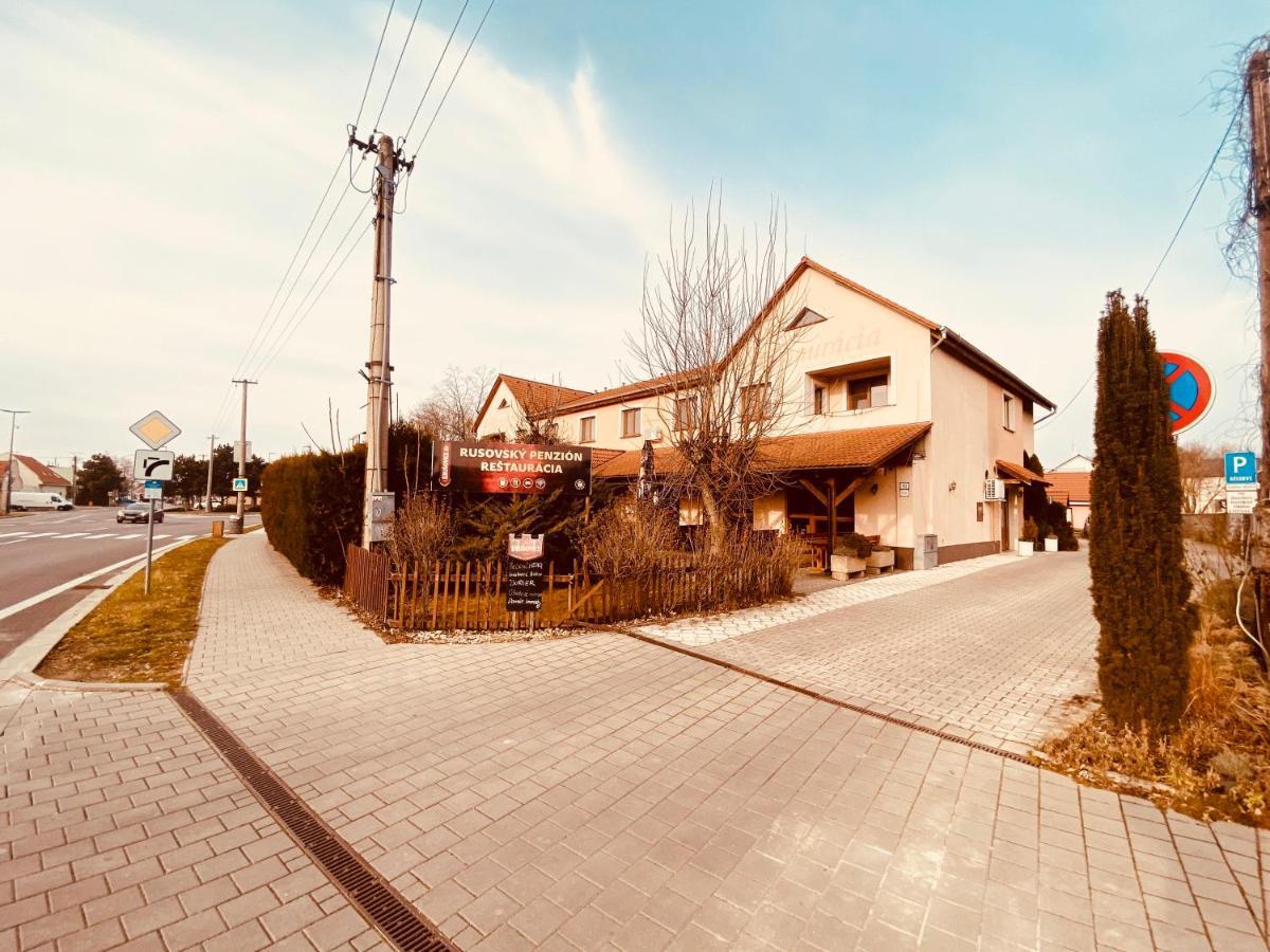 Rusovský Penzión Bratislava Exterior foto