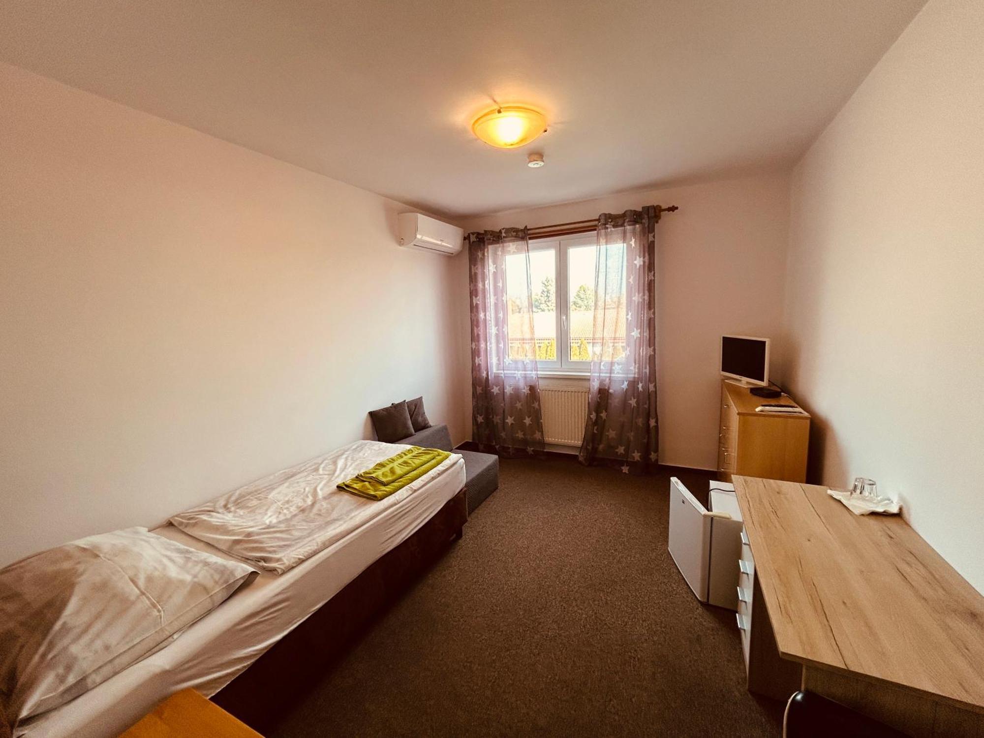 Rusovský Penzión Bratislava Exterior foto